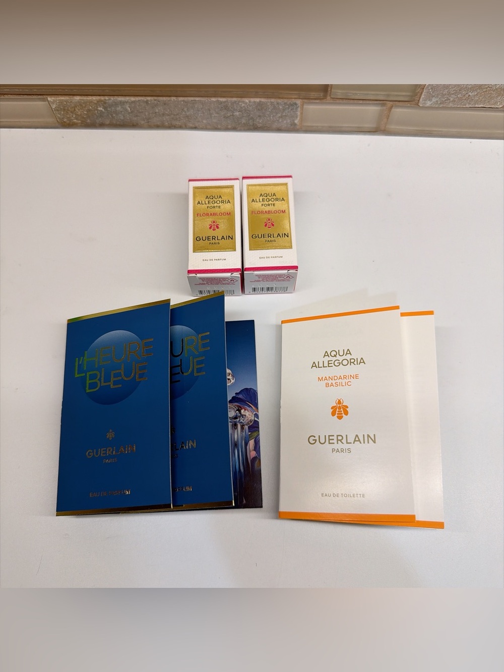 GUERLAIN Deluxe Beauty Sample Set
